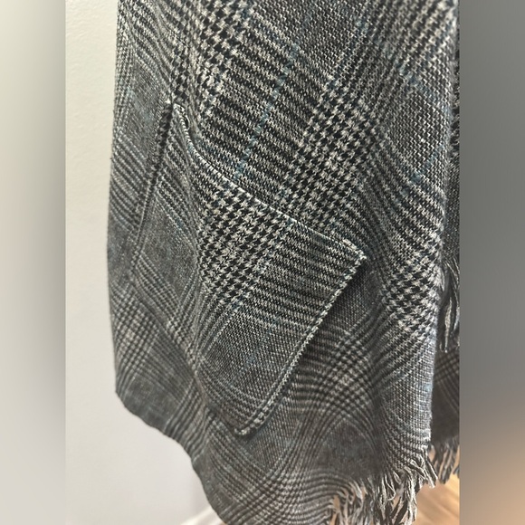 Democracy Womens Gray Plaid Fringe Edge Draped Sleeveless Vest Small - Picture 3 of 12